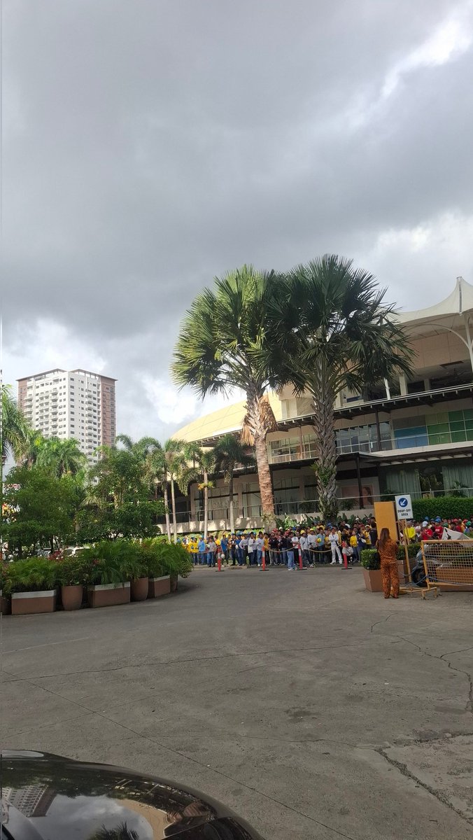 DavaoJp's tweet photo. 地震　ダバオ
かなり長い揺れだった。
天気、雷は地震に関係がありそうな気がする。 https://t.co/peIoqSGq5b