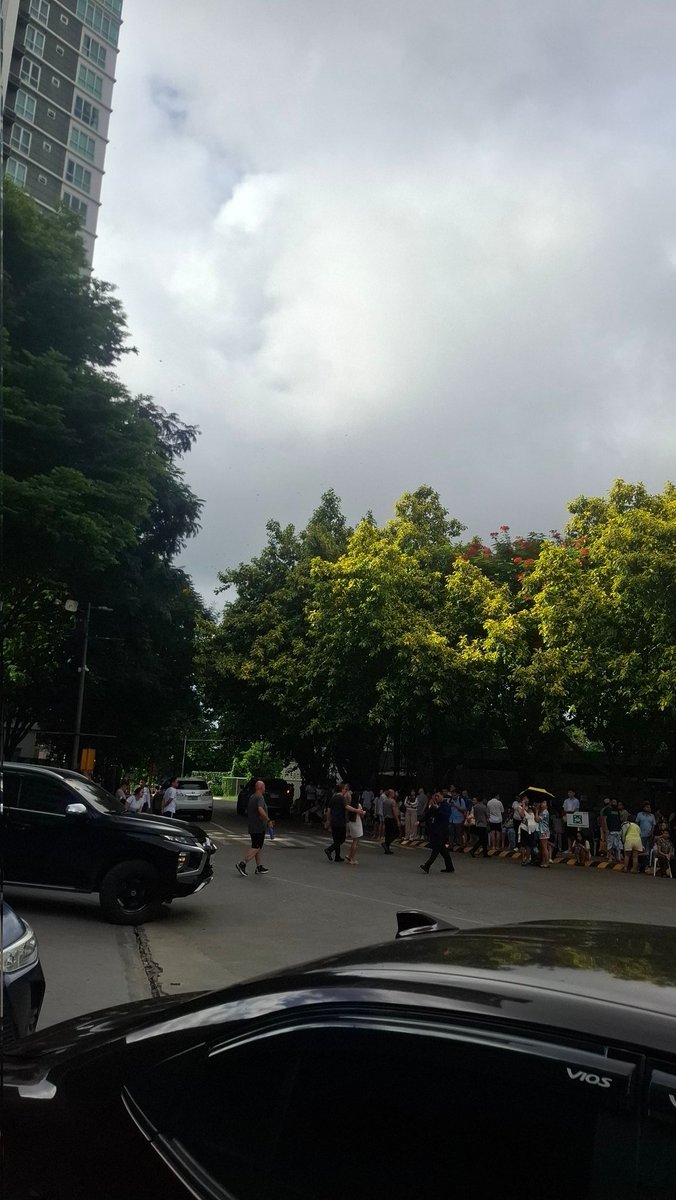 DavaoJp's tweet photo. 地震　ダバオ
かなり長い揺れだった。
天気、雷は地震に関係がありそうな気がする。 https://t.co/peIoqSGq5b