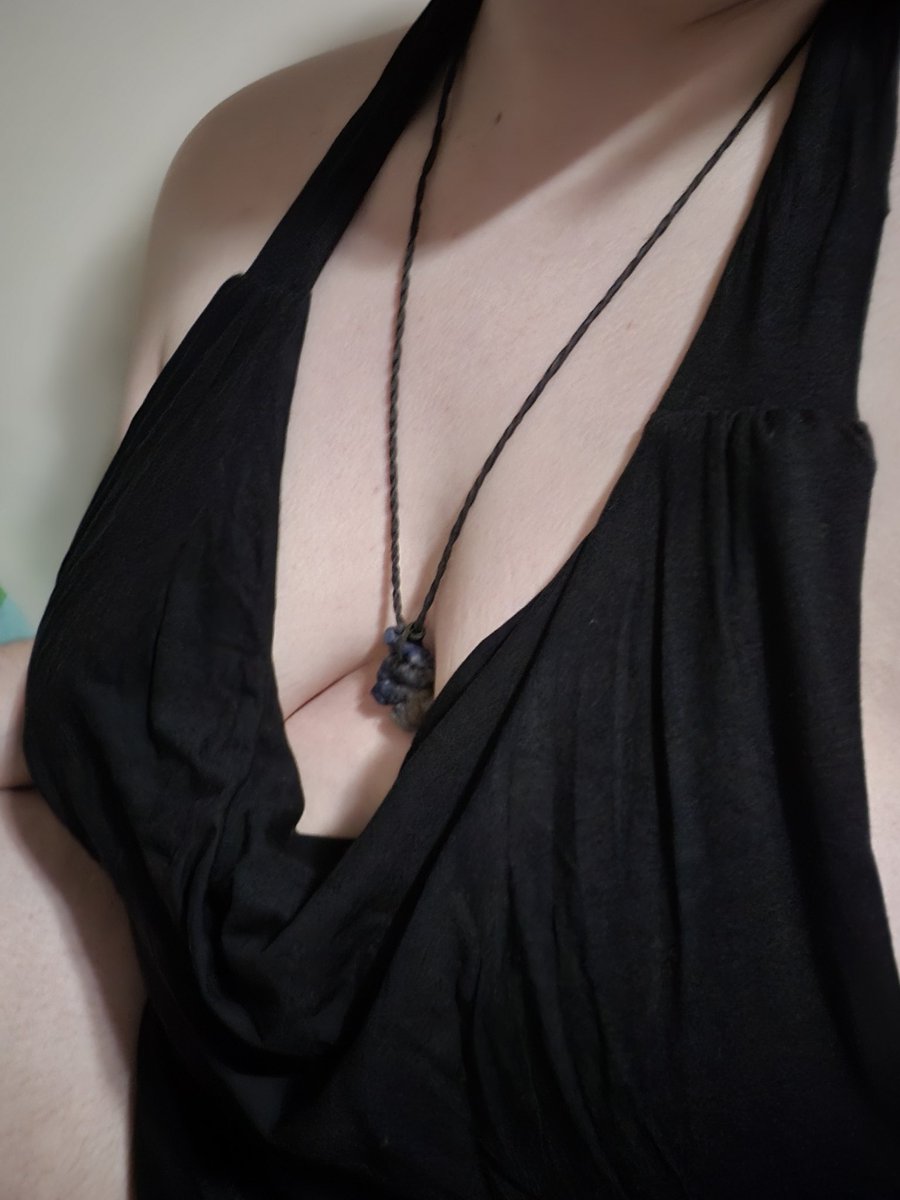DearlyDeneb's tweet photo. i dont know how to get this shirt to work but if its supposed to look like this i CANNOT wear it in public my boobs r gonna fall out
#chubby #fat #ruhroh https://t.co/kwh9g3lHBy