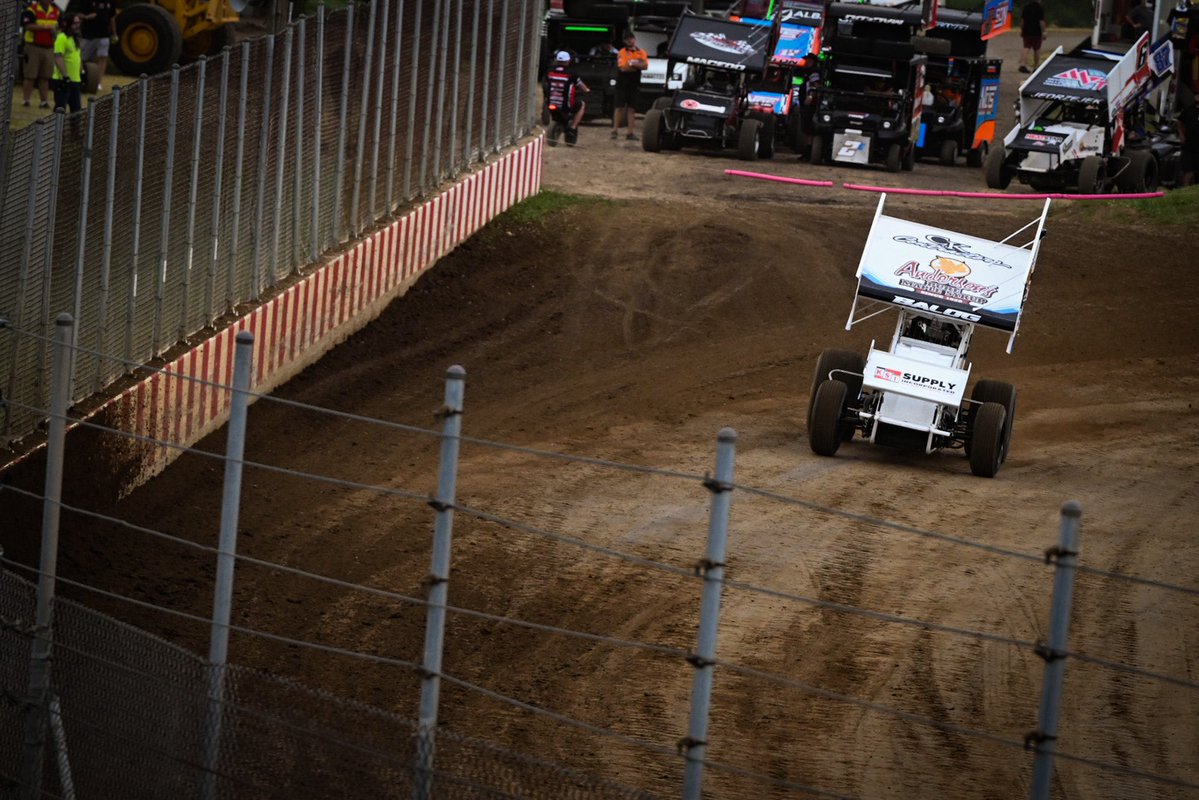 WorldofOutlaws's tweet photo. .@billbalogracing wins @NosEnergyDrink Heat One and goes to the @ToyotaRacingUSA Dash with @torgersonracing!

All transfer:
3. @LSchuchart1s 
4. @kelbywattracing 
5. @WindomChris 
6. @JoeBMotorsports 
7. Danny Schlafer
8. @connermorrell28 
9. Todd King https://t.co/s3VO2513Ga