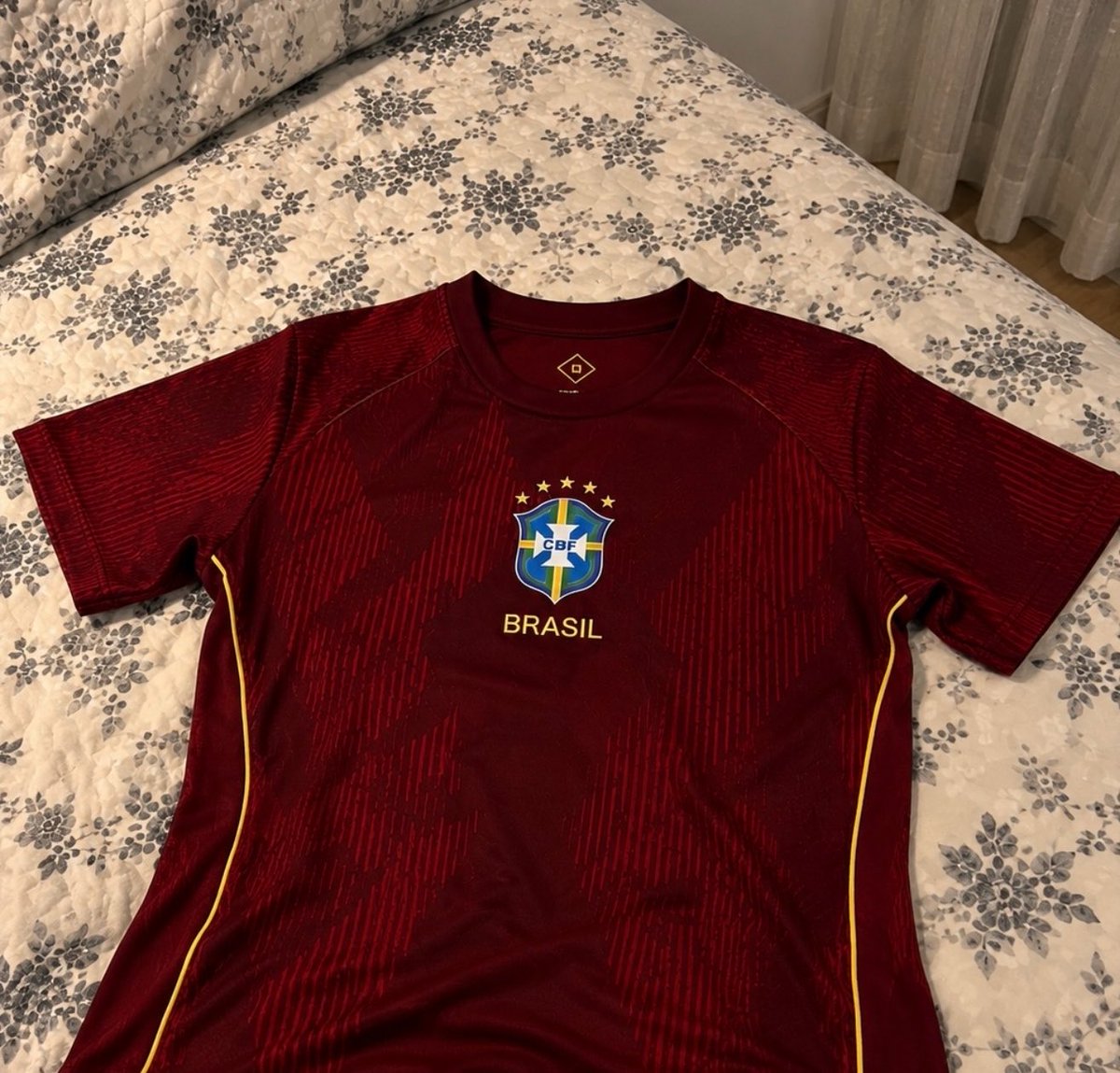 imxlua's tweet photo. sábado minha família marcou churrasco pra assistir ao jogo do Brasil, minha prima e eu nunca usaríamos o mesmo que bebedores de detergente 🤷🏼‍♀️ https://t.co/yq0BmlkKgP