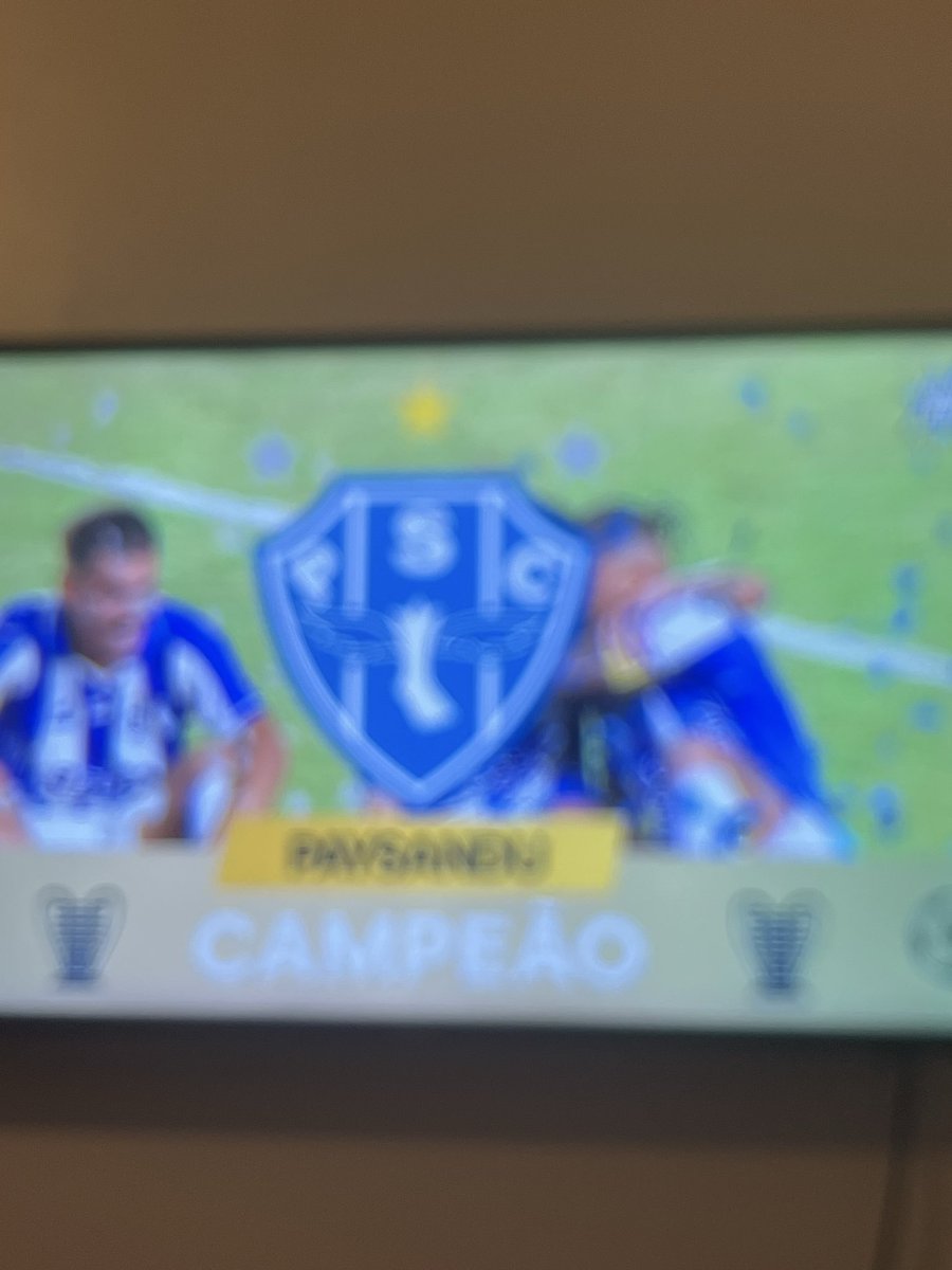 rossasmichell's tweet photo. Eu querendo tirar foto e meu celular de sacanagem -a camera quebrada https://t.co/vLQgB647YP