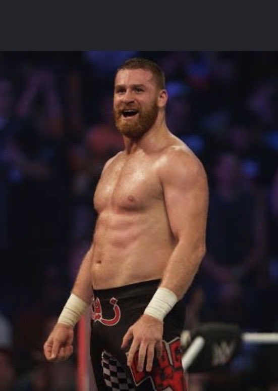 LexLuthor0686's tweet photo. @shakeem231 @iboboprince336 He’s got great cardio, which gives his muscles more oxygen if he wanted to just be cut/athletic. He’s done it before too… look at this picture: https://t.co/MD4V7cPRXz