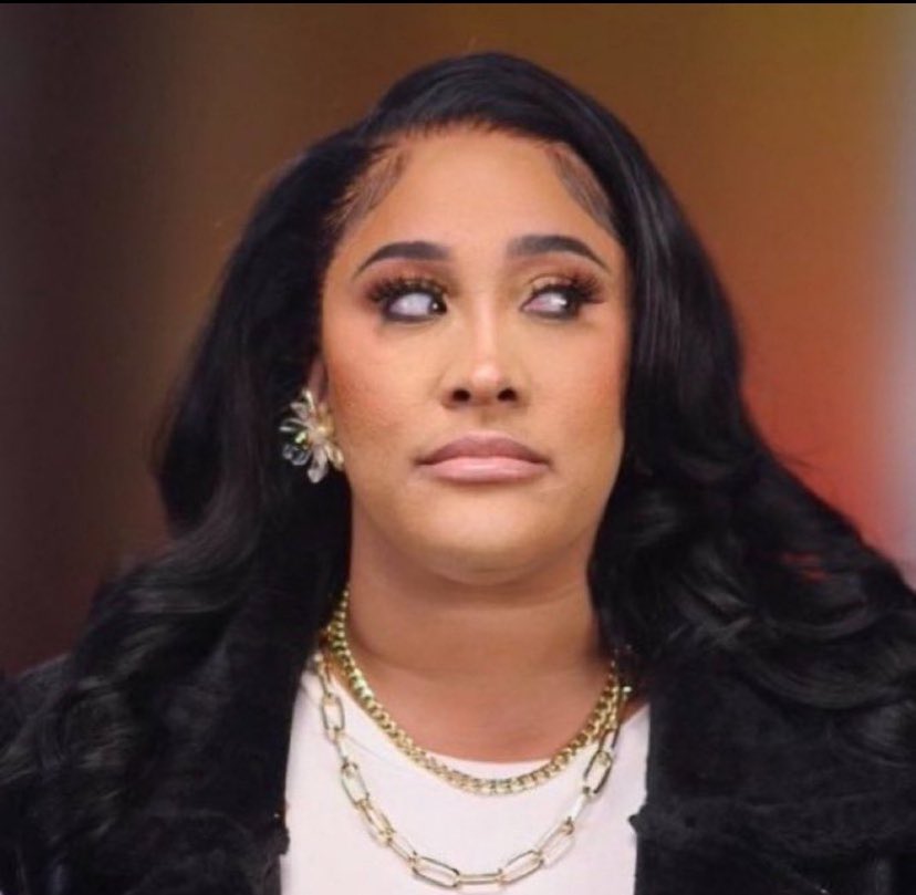 kodaktrainlitty's tweet photo. MarieMinks talking about “on my soul” when Maloni said bad bxs take long to get ready, but ian see Minks in anything cute or semi. Bx walking around looking like Daisy before the bbl, snaggle tooth like Kashmere, and bald head like rollie 🙄👎🏾

#BaddiesGoneWild #TheZeusNetowork⚡️ https://t.co/4VsQFL48Xu