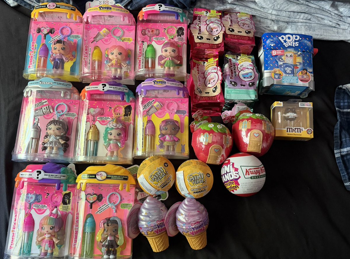 zzzzbug's tweet photo. MY HAUL YAYYY https://t.co/0wpIs3CcM2