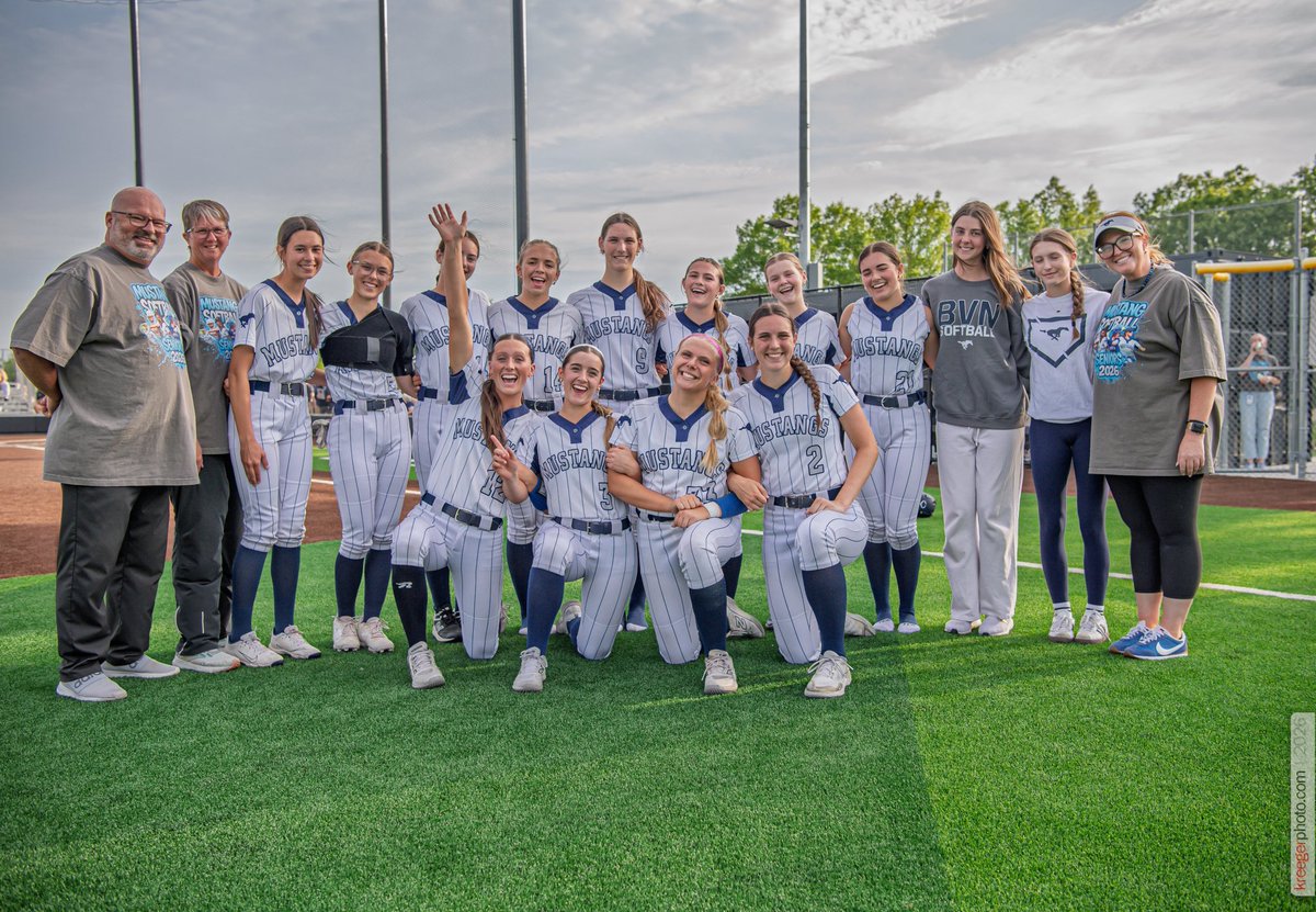 hanKrue2026's tweet photo. Finished my senior season going 15-13 on the year. I am so beyond thankful for @BVN_Softball and everyone apart of it! Truly the best 4 years, thank you North💙
@coachstevieraye @KCRebels18N https://t.co/zC2epUw83O