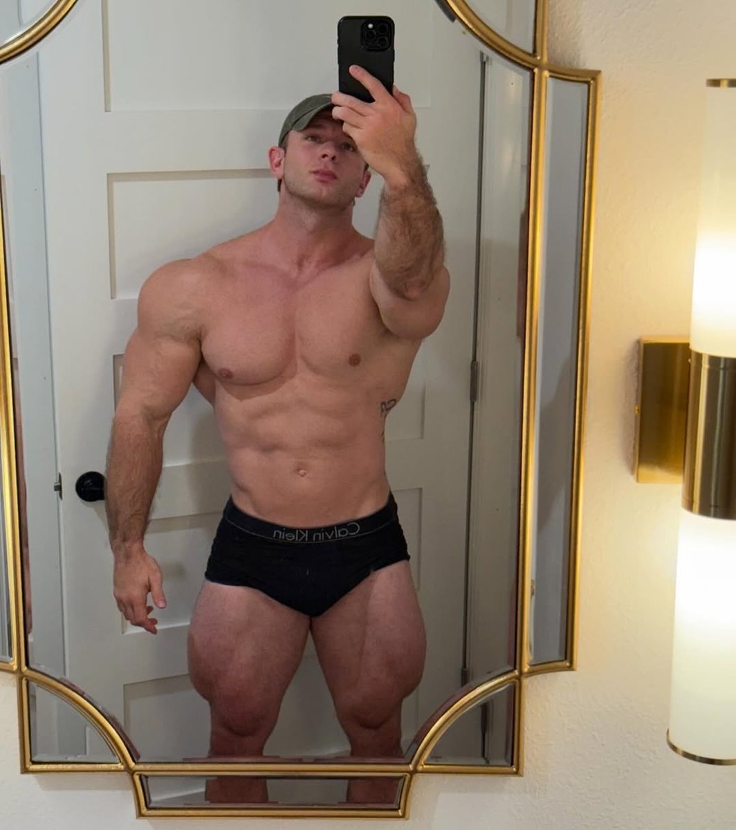 alphaleon212's tweet photo. Anxious about your money?💰 Hand it over. Let my calm authority manage your excess 💪🔥

#findom #finsub #faggot #cashgod https://t.co/ApJ2onhZUa