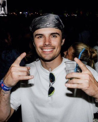 LukeyColin's tweet photo. Ummmm yeahhh suree https://t.co/3FGMCqwUPD