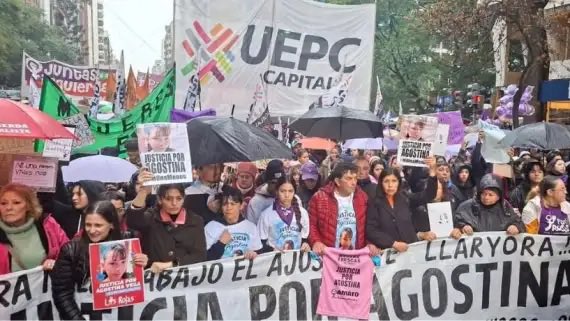 perfilcordoba's tweet photo. El femicidio de Agostina Vega pone al desnudo los vínculos del poder político con la Justicia

• Hasta el viernes, ingresó un solo pedido de Jury contra el fiscal Raúl Garzón. Qué pasará con Iván Rodríguez y la nueva Procuración Penitenciaria. Nueva correlación de fuerzas en la Fiscalía General. Lezcano desembarcó en el cargo con algunos desaciertos y generó sorpresa y desconfianza por parte del gobierno. Cronología de un caso que conmociona.

+ información en: https://t.co/11ZBPMaRAy

✍🏻 @mariaesteromero
