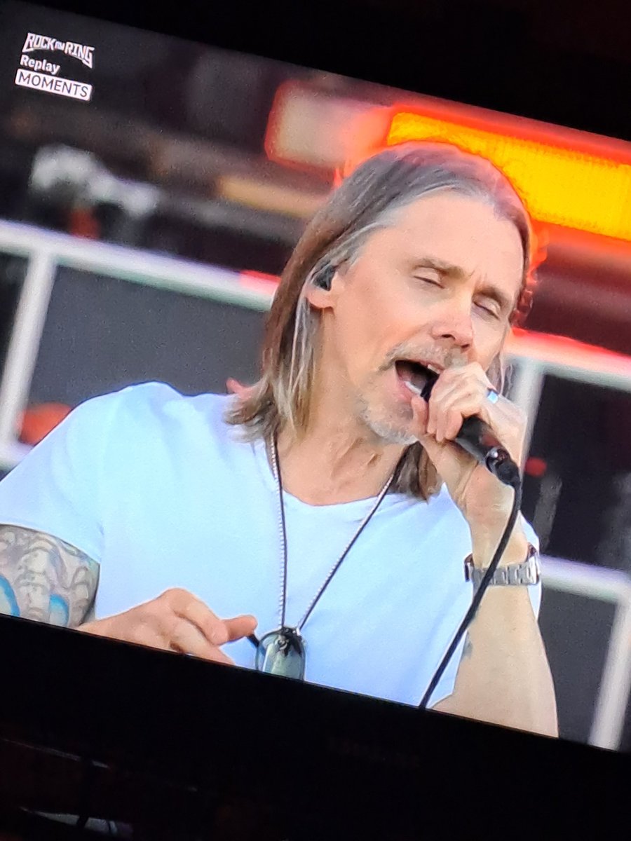 FWoldrich's tweet photo. Wenn du Richard David Precht bei Wish bestellst....
#altarbridge 
#rockamring https://t.co/d2Qg9Stmlj