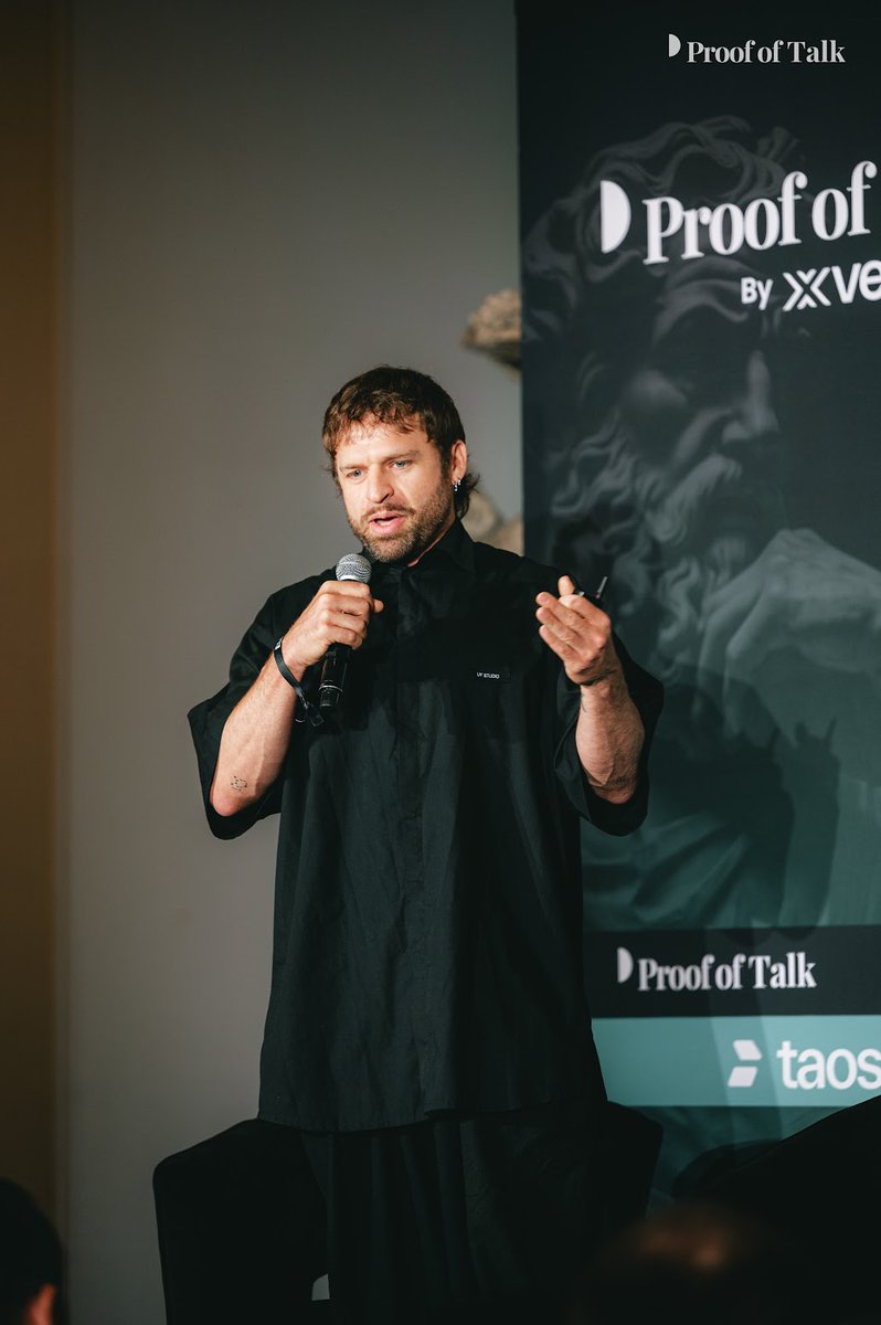 Titannet_dao's tweet photo. A few more photos from Paris.

@proofoftalk 🙌

It was something special. https://t.co/D5BnI57VGz