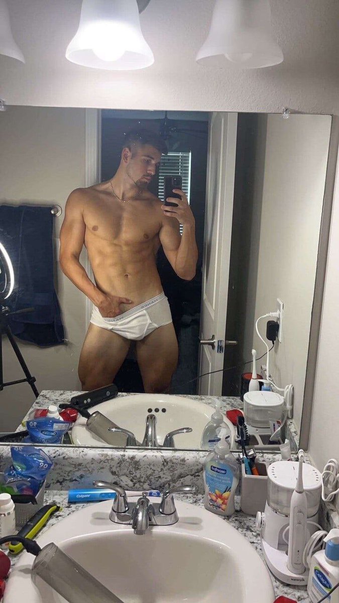 brycechapworld's tweet photo. https://t.co/1i6c3BaDTW https://t.co/AMWu7J4uP2