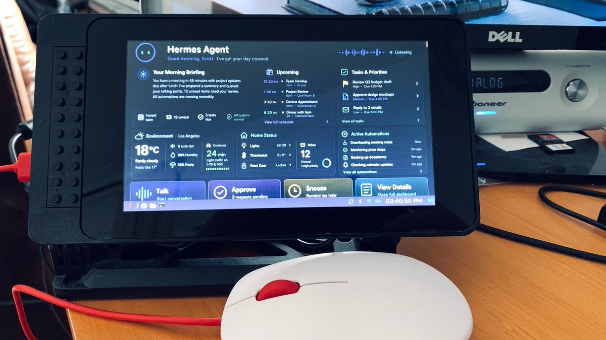 5cottFive's tweet photo. @Teknium bro!

got you covered w/ a Pi 4, the official RPi 7" touch screen, mounted in the LEGO case 

(mouse included for scale)

🤣 https://t.co/AMGXF14Ll8