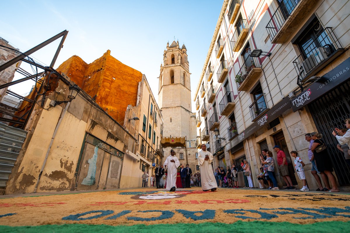 reus_cat's tweet photo. 💥 Reus commemora els 700 anys de Corpus a la ciutat amb una Tronada extraordinària 

📸 Galeria d'imatges: https://t.co/HYENzSIkNZ

@ReusCultura https://t.co/sPi2MngW3s