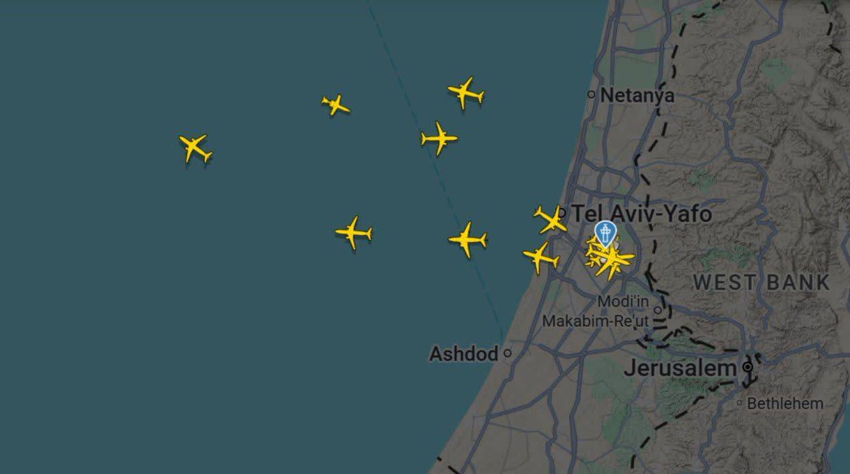 TehranTimes79's tweet photo. #BREAKING 
Planes fled Ben Gurion Airport https://t.co/TSOWuN2BxT