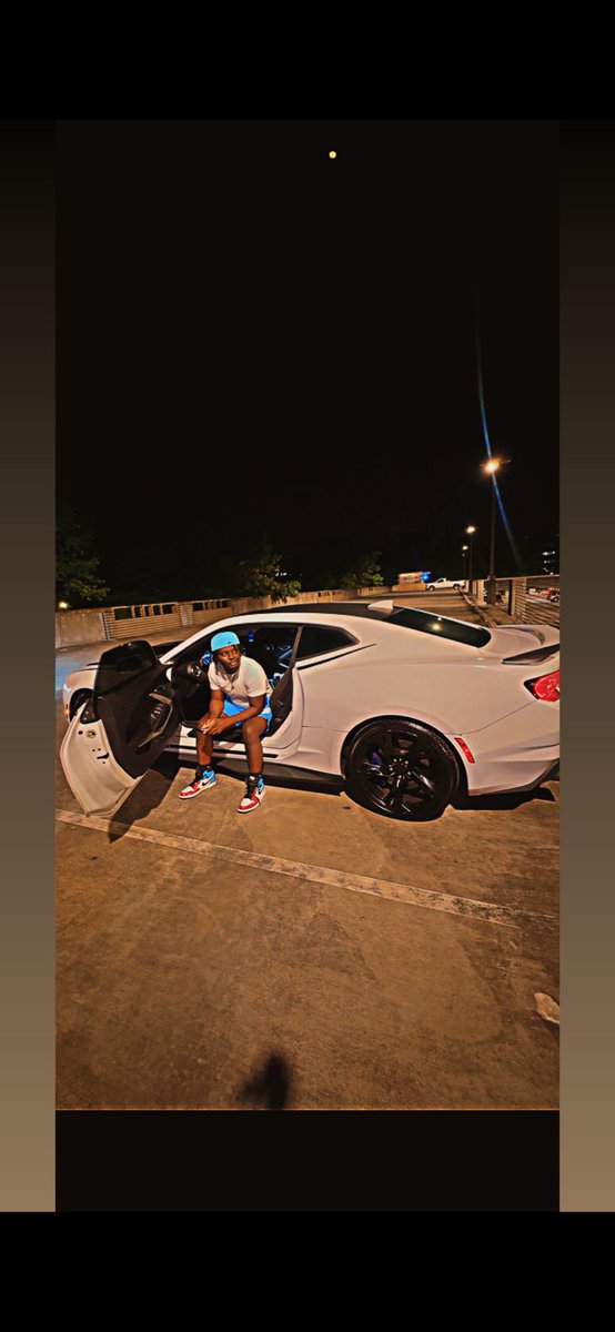 LilSmoove_24's tweet photo. MOVIN TOO FAST 💨 https://t.co/rQWZJYrzSx