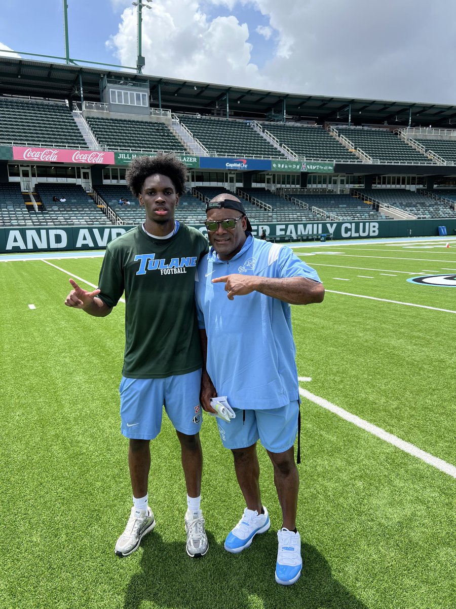 Ka1thehuman's tweet photo. Had a great day at Tulane
 @TerryUrsin @GreenWaveFB @KenAnioJr https://t.co/Rh7pVe9EcG
