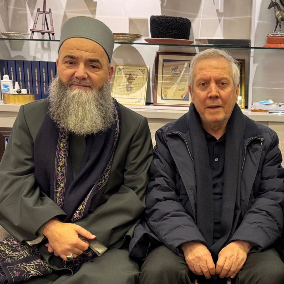 pusholder's tweet photo. Cübbeli Ahmet Hoca: "Aziz Başkanım! Sen ismin gibi dâimâ azîz olasın." https://t.co/b0b3S9zvRD