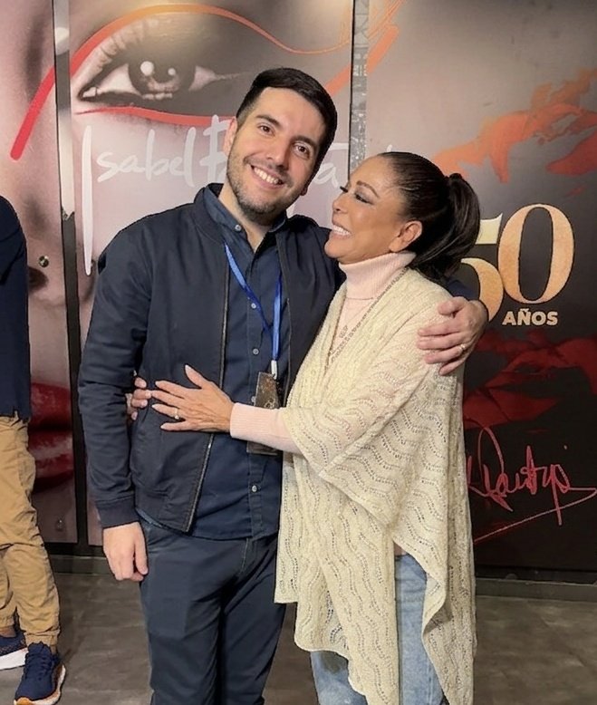 jorge_faoto's tweet photo. @LatinGRAMMYs ya es hora que a Isabel Pantoja a esta INMENSA INTÉRPRETE INTERNACIONAL le otorgen un premio , + 30 millones de discos vendidos, discos de platino, de oro, 50 años de trayectoria y Giras exitosas  #GrammyExcelenciaPantoja https://t.co/EMk19XDFoK