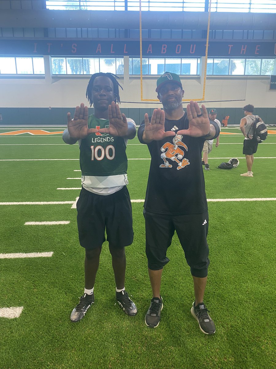 KeNonFuller's tweet photo. Had a great day at Miami Hurricanes Legend Camp‼️
@CoachBirkett @TheCribSouthFLA @DHSRecruiting @Andy_Villamarzo @ChadSimmons_ @n_parrott478 @polk_way @RealNews102 https://t.co/VCxwJkfsyt