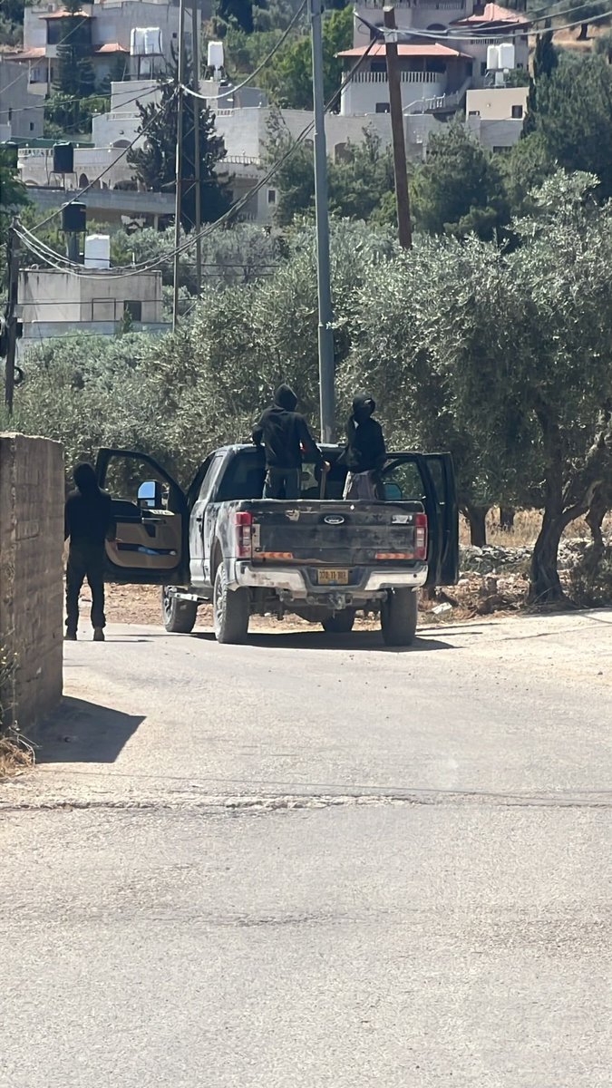 muhammadshehad2's tweet photo. If those were Arabs invading &amp; rampaging through a Jewish town, those pics would be all over mainstream media with the captions "TERRORISTS SAVAGES"...

But those are Jewish Israelis invading a Palestinian town, so there is NOT even a passing mention of them in any Western media! https://t.co/jN0BQDGaHd
