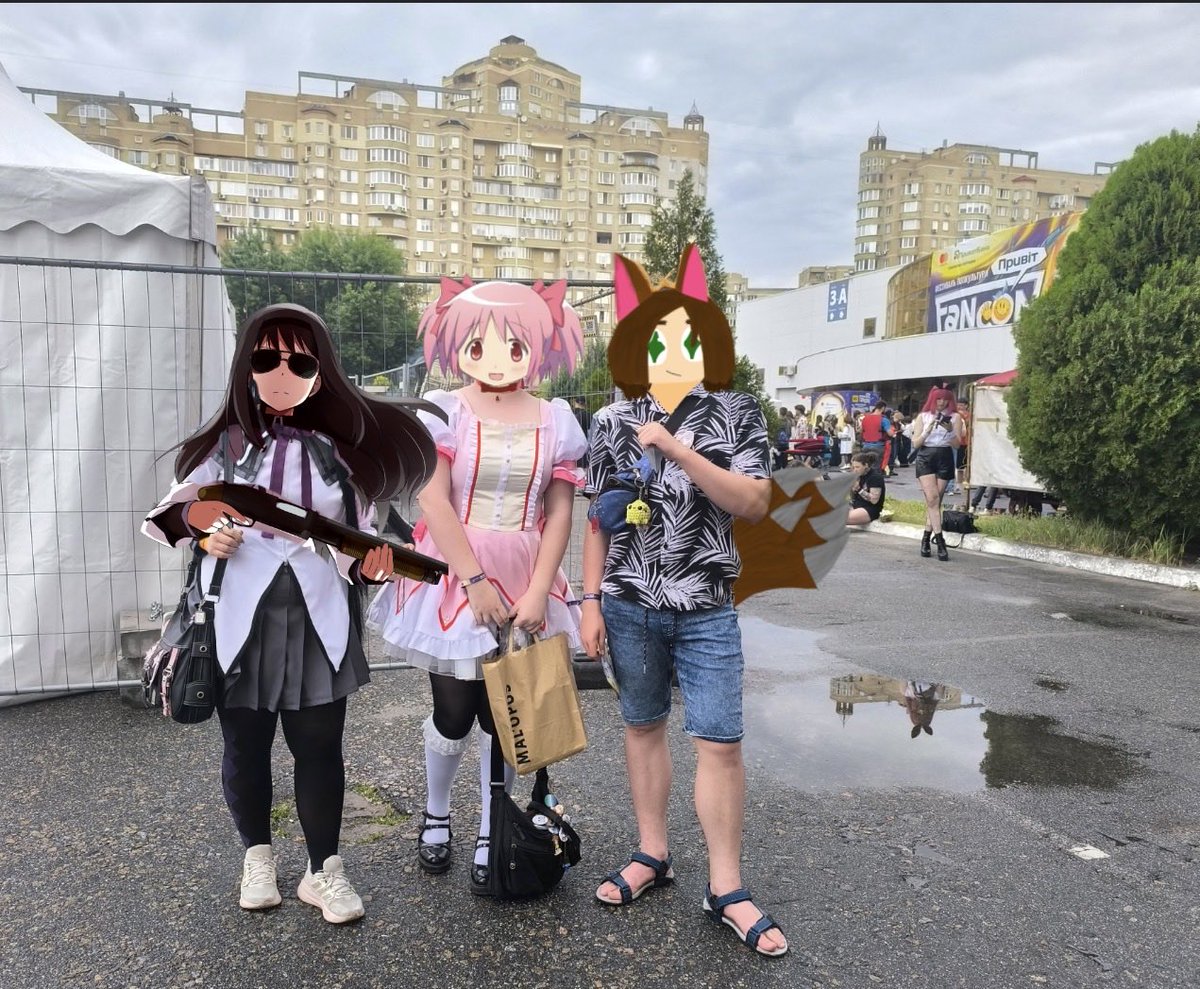 void_fox_arts's tweet photo. It was a nice time and I bought many many souvenirs (even if there was overprice) anyway I had a lot of fun myself and my friends too :) @fanconua https://t.co/6GN63RbqwY