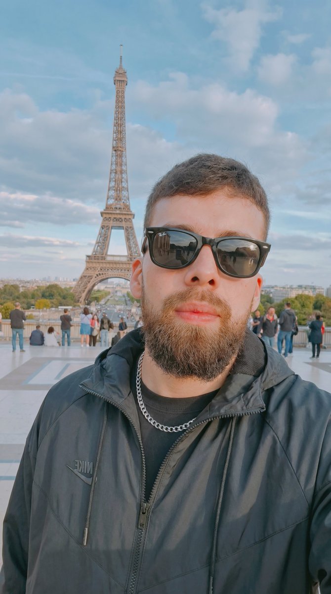 _dab45's tweet photo. Salut Paris! https://t.co/KydjhFnEtF