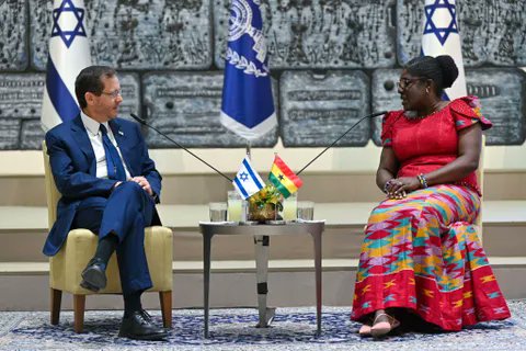 Manikipi's tweet photo. In case one wonders why the hostility against SA by Ghana..
#Ghanaians 

@askghmedia @S_OkudzetoAblak https://t.co/wIqsj1L0b7