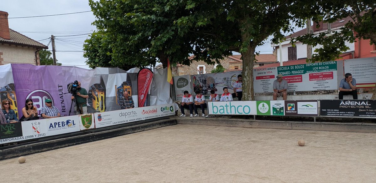 pbsobarzo's tweet photo. RESULTADOS,Viernes con victoria Liga Cadete en Torrelavega 1-5,Sábado victoria equipo SOBARZO-SARON liga de 1ª con Orejo 4-1, hoy domingo 2 derrotas liga 1ª en Boo 4-2 después de ir ganando 0-2 y DH  derrota en la Tapia por 0-4 con Los Remedios con solo opción primer chico. ANIMO https://t.co/3NnibUV83J