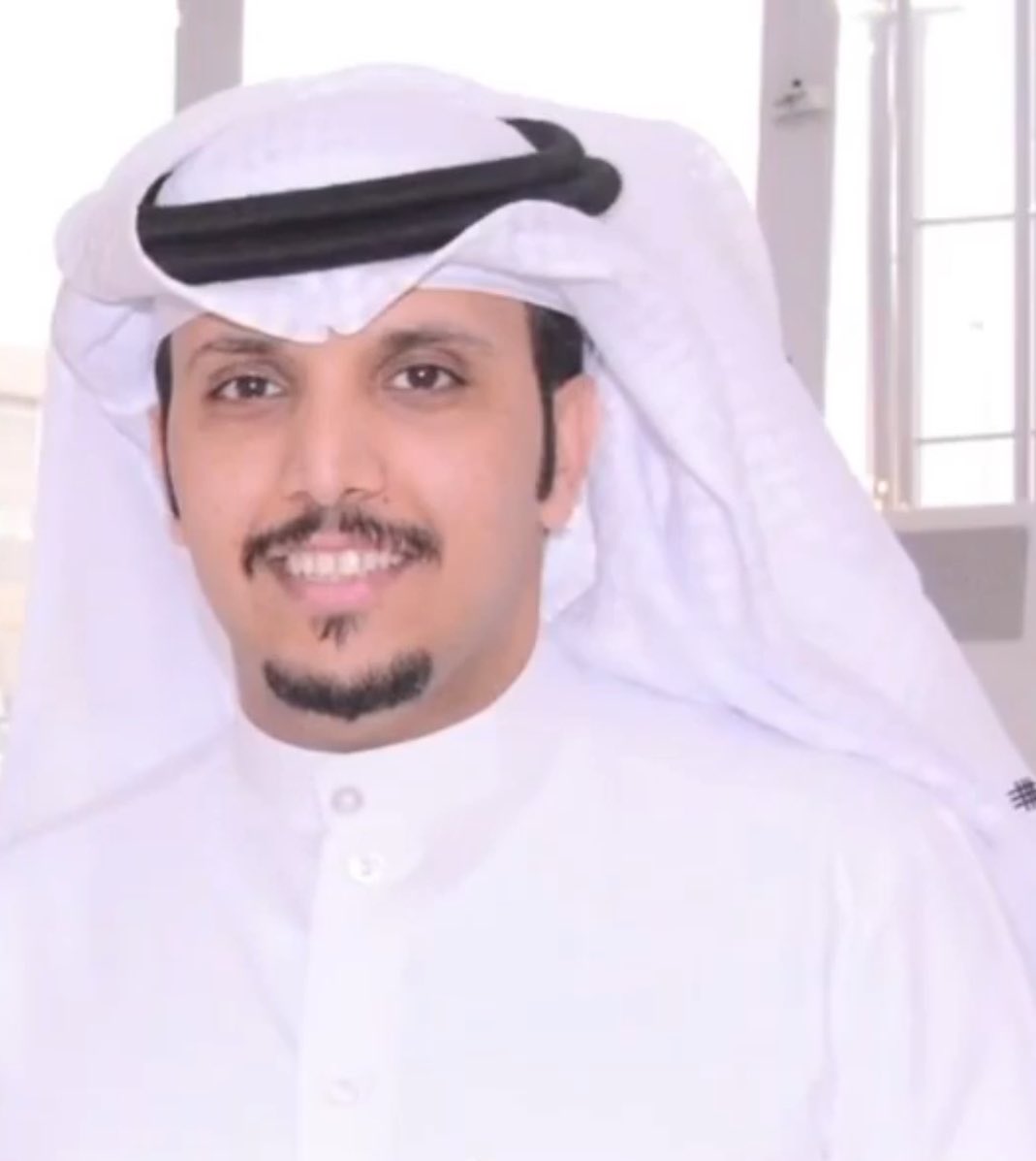 wj__4g's tweet photo. في وقتي الحالي .. اطرب جداً جداً على قصايد 

" تركي بن حصين / عايض العاطفي "

اتعب واقول مبدعين افكارر 

ومن بعض ابياتهم ..

يقول تركي :

ماكنت اصلي صلاة الخوف وقت الحروب !
لكن من الخوف من فرقاك صصلييتهاا

ويقول عايض :

صار صاحبك مثل الايام من عمر السجين !
تن��سب له من حياته وهو ماا عاششهاا
