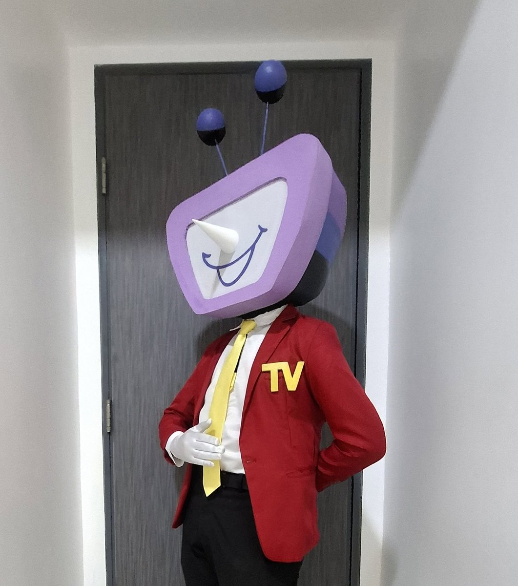 SeaMoon_exe's tweet photo. I never thought I'd be capable of making a total of 3 cosplays within a span of 12 months, I'm glad I got out of my comfort zone. https://t.co/MFYwiWSC5Q