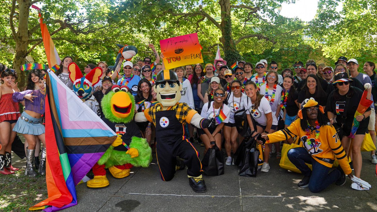 penguins's tweet photo. Earlier today, the Penguins teamed up with @Pirates and @steelers to spread love and acceptance at the Pittsburgh Pride Parade 🏳️‍🌈 https://t.co/ipWe7ZF8Gm
