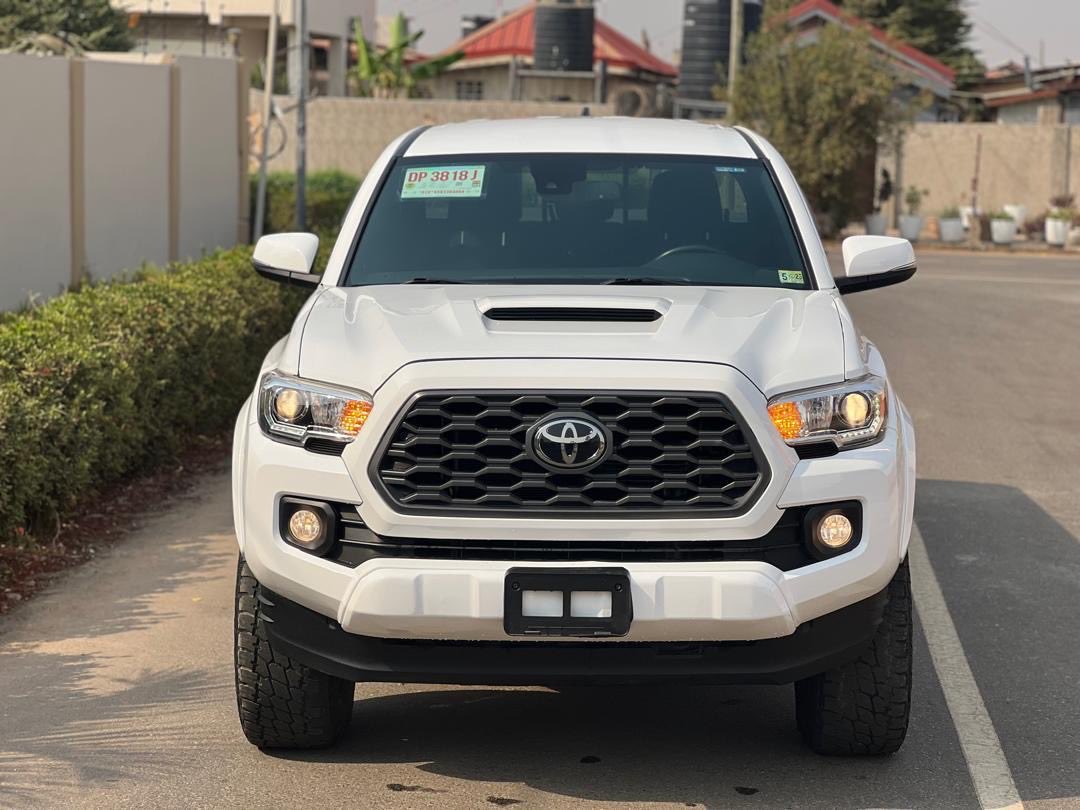Apeti89's tweet photo. @enokay69 Toyota Tacoma Limited V6 4x4 Double Cab 127.4 in. WB 2020 White
GHs 450,000 https://t.co/K6RuF54veD