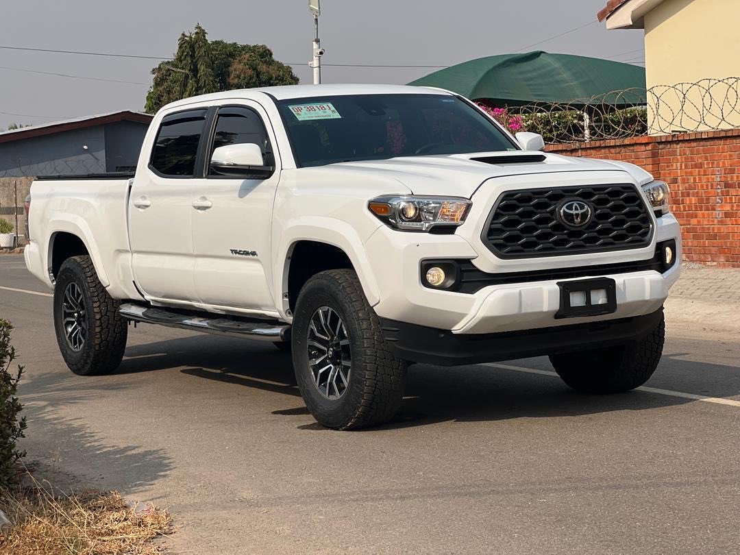 Apeti89's tweet photo. @enokay69 Toyota Tacoma Limited V6 4x4 Double Cab 127.4 in. WB 2020 White
GHs 450,000 https://t.co/K6RuF54veD