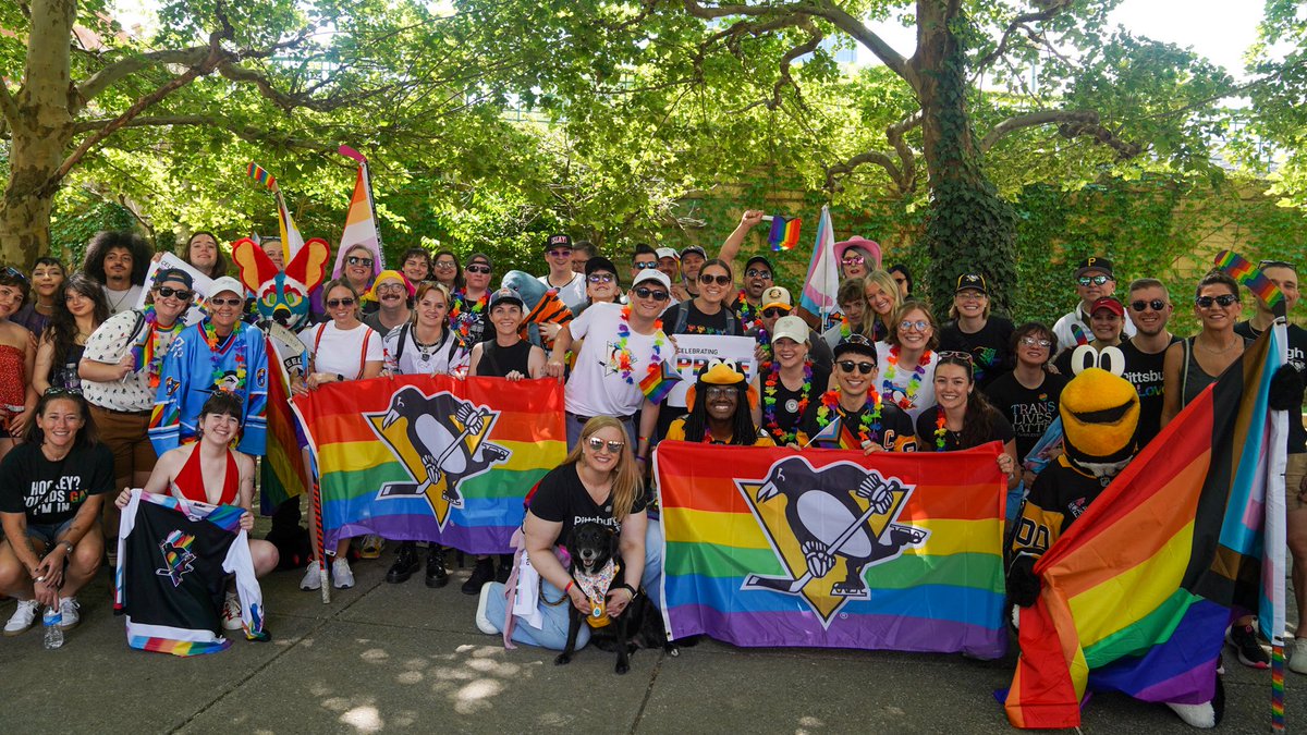 penguins's tweet photo. Earlier today, the Penguins teamed up with @Pirates and @steelers to spread love and acceptance at the Pittsburgh Pride Parade 🏳️‍🌈 https://t.co/ipWe7ZF8Gm