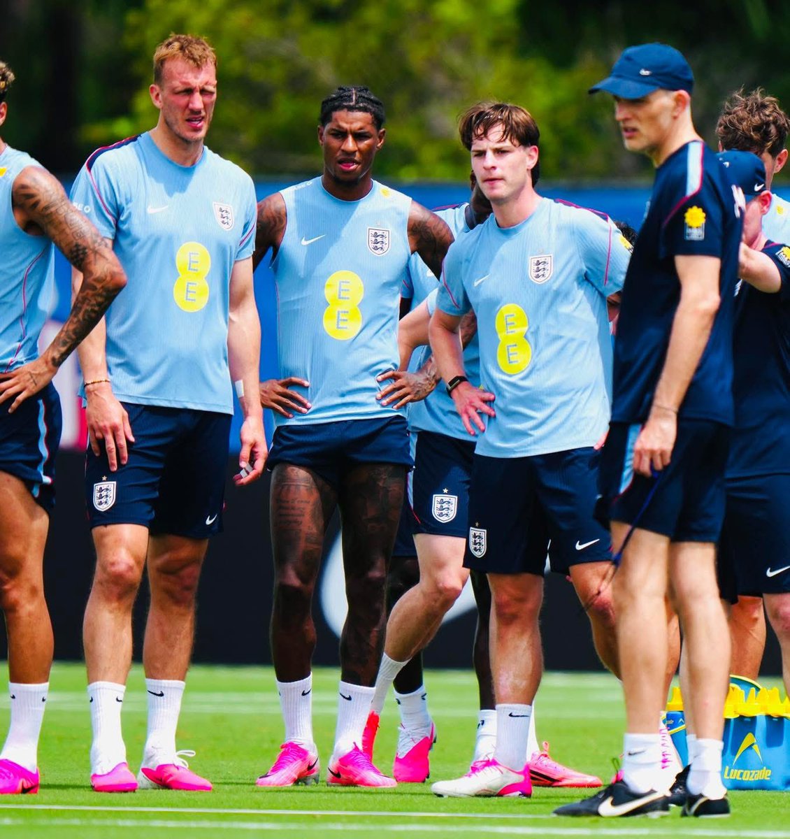Cotedivoireoff_'s tweet photo. 🚨 Une fusillade s'est produite à Kansas City, à proximité du camp de base de l'équipe d'Angleterre 🏴󠁧󠁢󠁥󠁮󠁧󠁿 pour la Coupe du monde 2026 😳🇺🇸

NEUF PERSONNES ONT ÉTÉ BLESSÉES 🤕

Le lieu de la fusillade se trouve à quelques minutes du camp de base des anglais.

(🗞️ Athletic) https://t.co/OHDJBXfNZo