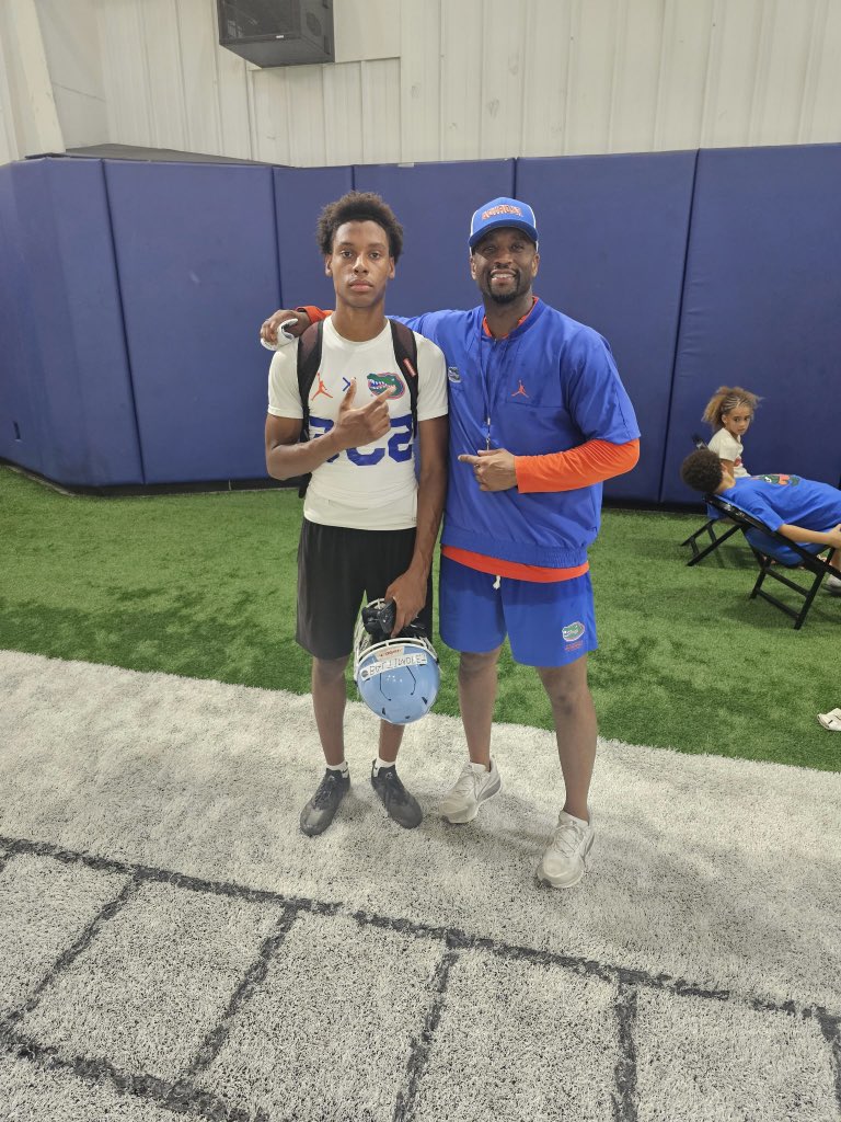 JaedenBaltimore's tweet photo. Another great camp with the University of Florida Gators, looking forward to continue building relationships with the coaches and more hard work during the preseason @CoachCodiVick @CoachTyGreen @cvhsftbl @CVHSRecruits @CoachC_Collins @coachlhedrick https://t.co/ne3JtUkc9o