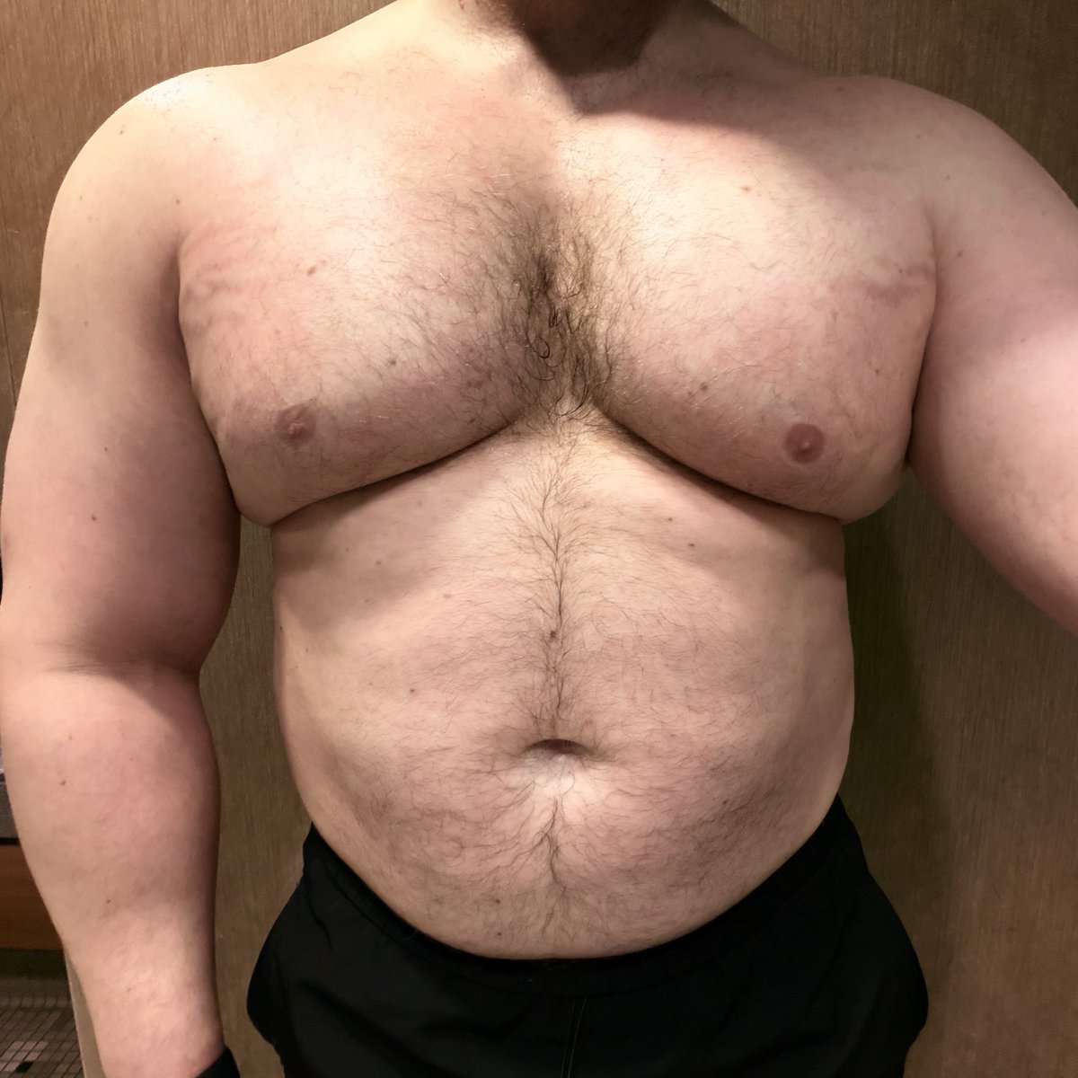 thiqmuscle's tweet photo. Chest day.. come get these coconuts #thick #bulking #bodybuilding #musclebull #musclebear #muscle #muscledaddy https://t.co/civOl9ahw7