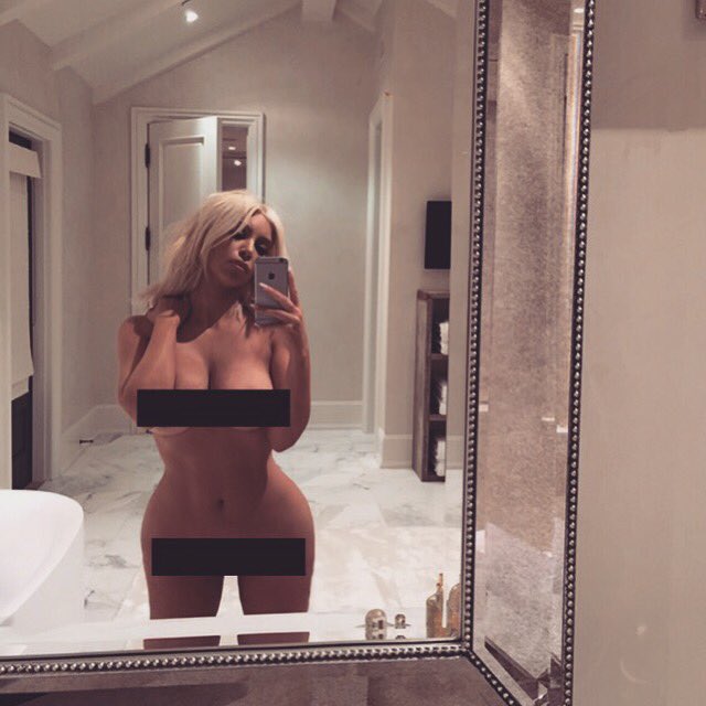 Mantis0821's tweet photo. Kim Kardashian https://t.co/yO8tiwD8Bw