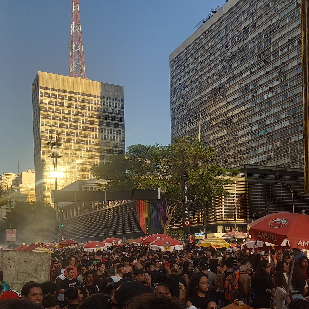 pivanoia's tweet photo. DE FOME SKY PIVANOIA NÃO MORRERÁ https://t.co/9zz2Qy9yzW