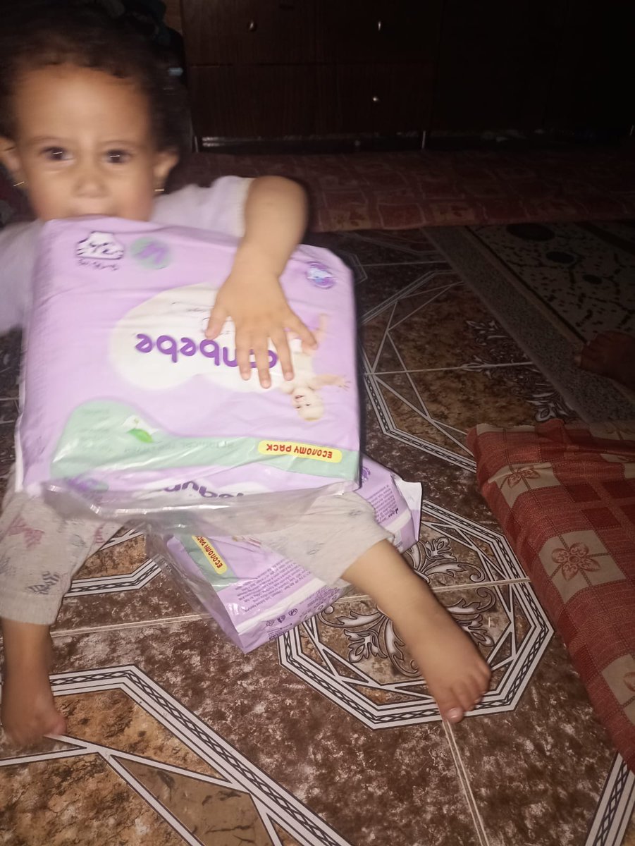 KKlahn42881's tweet photo. Good evening, everyone. 🌙🤍
Today, I had to buy diapers for Nada on credit because she didn't have a single diaper left, and I had no other choice. I’m now asking for your help so I can repay the cost, which is around $35.
Any contribution, no matter how small, would mean so much to me and help ease this burden. May God bless you all for your kindness and generosity. 🙏❤️ https://t.co/6Odwas8ACK