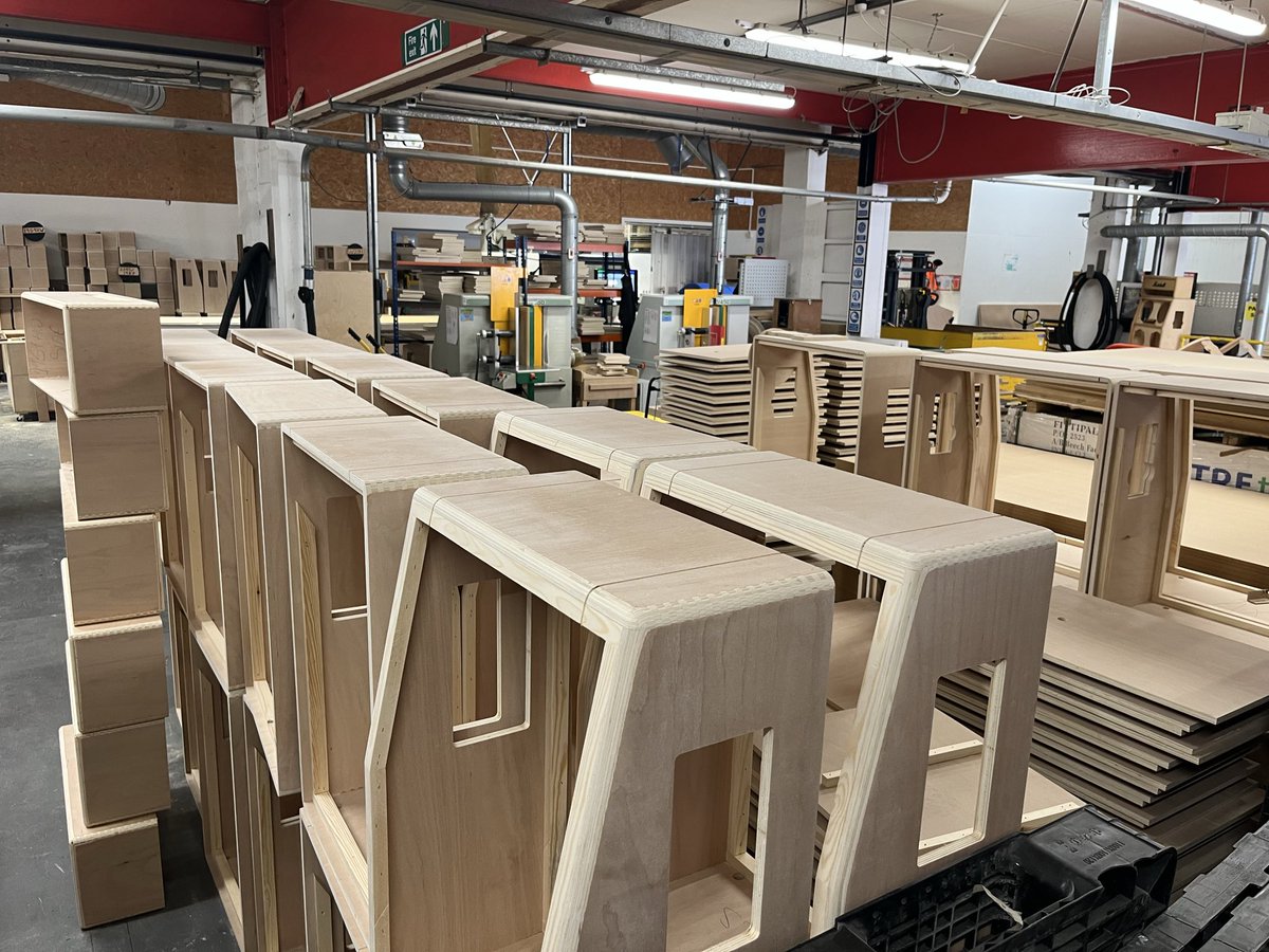 red_puma's tweet photo. @AlanBuck_DG @OCHA_Telecaster I visited the factory earlier this year, here they are being made. https://t.co/uO96CMhPUW