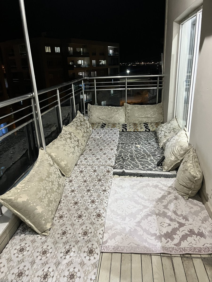 etginlik's tweet photo. Yitirilen bir değer:

▬ Geniş balkon https://t.co/MYZjfbOKEY