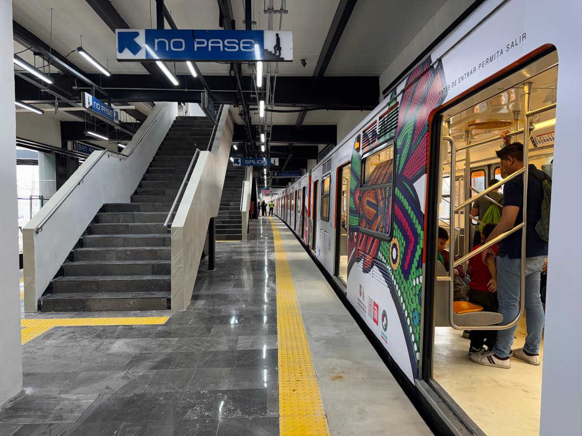 AdrianRubalcava's tweet photo. Se reapertura la estación San Antonio Abad de la Línea 2 del @MetroCDMX. El servicio de trenes se ofrece en toda la línea, de Tasqueña a Cuatro Caminos, durante toda la jornada.

Las estaciones Chabacano, Zócalo/Tenochtitlan, Nativitas y Portales permanecen sin servicio para ascenso y descenso de personas usuarias.

Te invitamos a mantenerte informado a través de los canales oficiales.