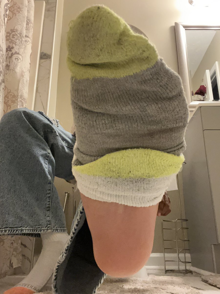twinkyyfeet's tweet photo. Bet you never knew a twink could be this much of a man. Get triggered and pump bro 😵‍💫 #footfetısh #malefeet #findom #cashmaster #goon #customs #bigfeet

@findomfan420 
@worldofsoles 
@malefeet 
@malefeetretweet https://t.co/1Gv3h6Me8q
