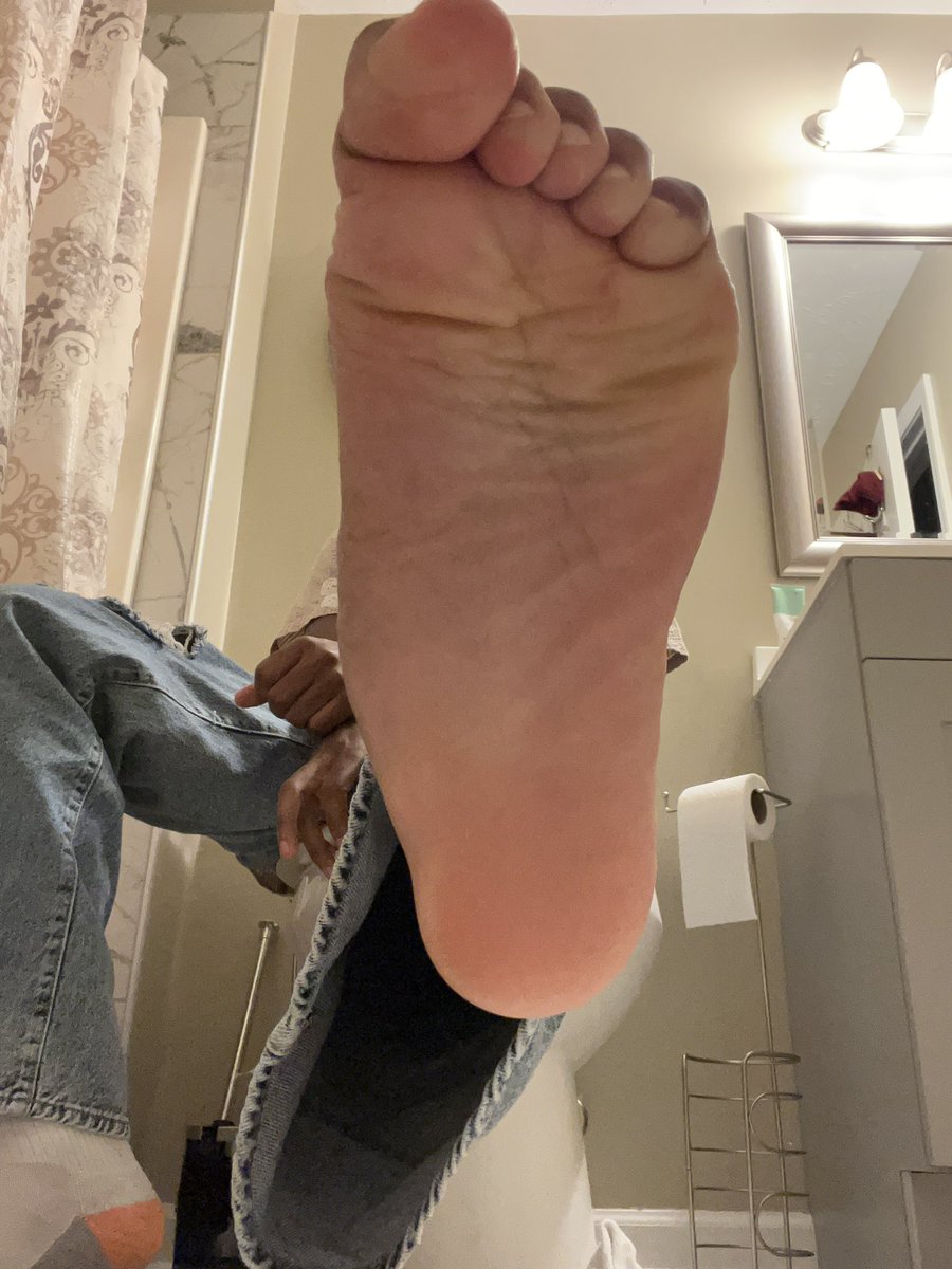 twinkyyfeet's tweet photo. Bet you never knew a twink could be this much of a man. Get triggered and pump bro 😵‍💫 #footfetısh #malefeet #findom #cashmaster #goon #customs #bigfeet

@findomfan420 
@worldofsoles 
@malefeet 
@malefeetretweet https://t.co/1Gv3h6Me8q