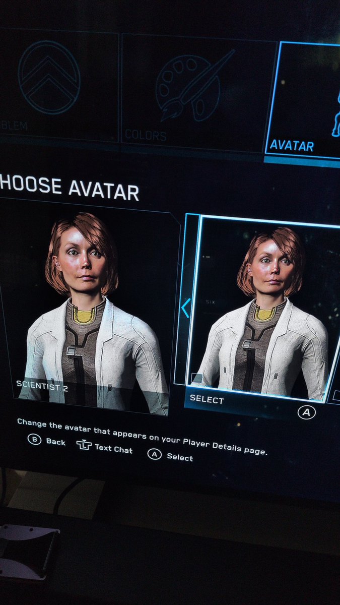 stewnigma's tweet photo. So I'm playing Halo 2 for the 1st time and I couldn't help but notice this. Why does this Avatar look like Gwyneth Paltrow, is it just a coincidence or is there some hidden Easter egg about this? #Halo2 #Xbox #GwynethPaltrow #gamer https://t.co/vSEINTwRGC
