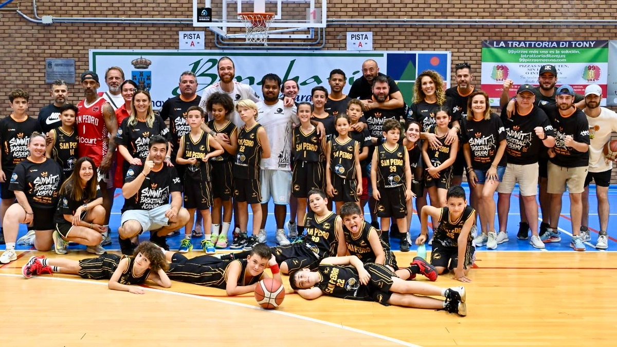 CBSanPedro's tweet photo. ¡Qué fin de semana tan especial han vivido nuestros preminis!

Han disfrutado al máximo del I Torneo Summit Basketball Academy 🏀

Ha sido una experiencia en la que tanto los niños como sus familias se lo han pasado en grande ❤️

#CBSP 

❤️🖤🔴⚫️ https://t.co/2QuitmsiiA
