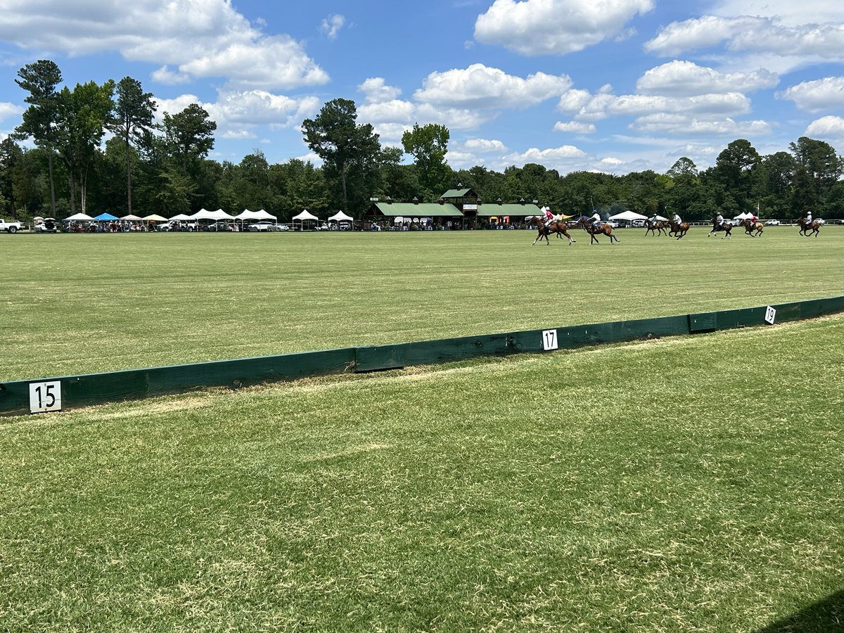 CountryReins's tweet photo. The horse festivities continue. Sunday polo. https://t.co/DZXiPwDogS