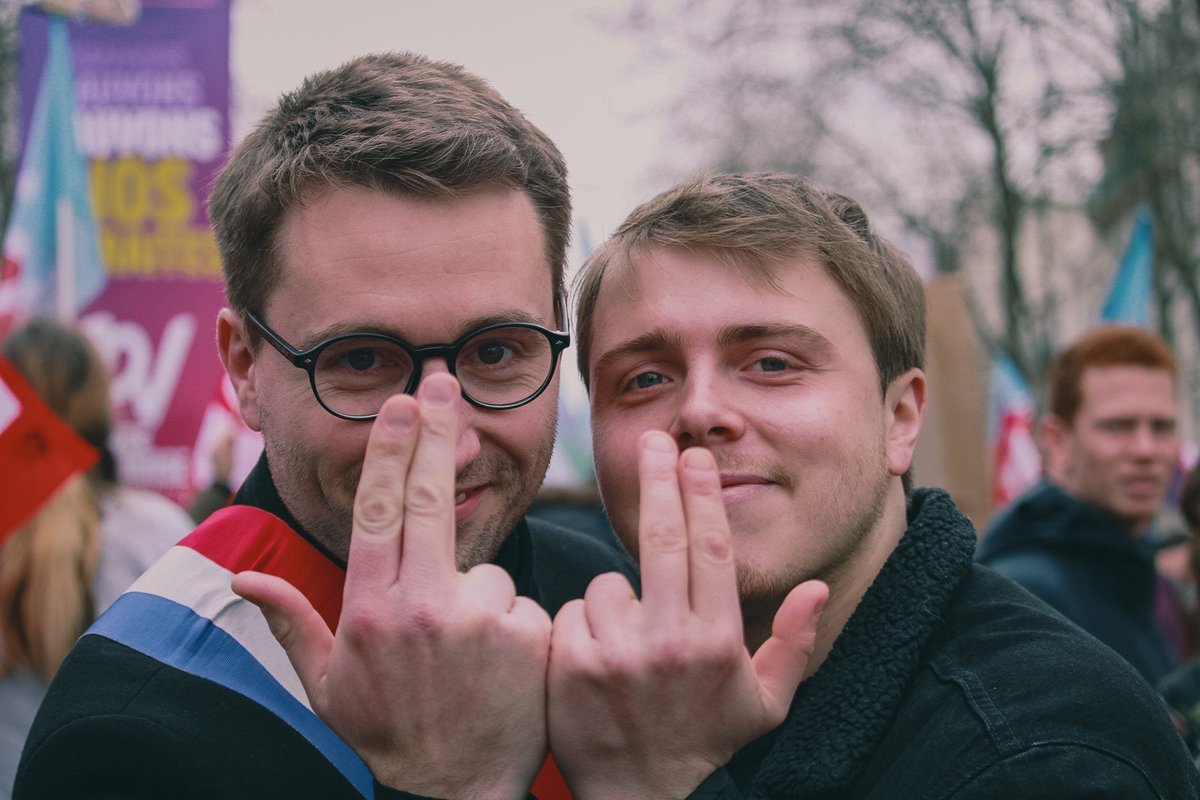 PhilMorea's tweet photo. @JLMelenchon Vos sbires bien éduqués ! 👇 https://t.co/QKGm7Qm1FV